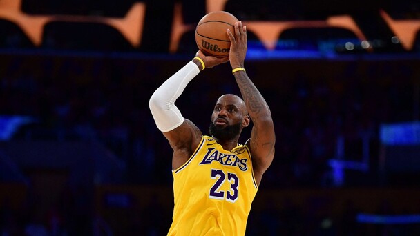 LeBron Jamesin paluu Cleveland Cavaliersiin merkitsisi hänen eläkkeelle jäämisseremoniansa alkua